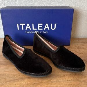 Italeau Women's Black Velvet Loafers